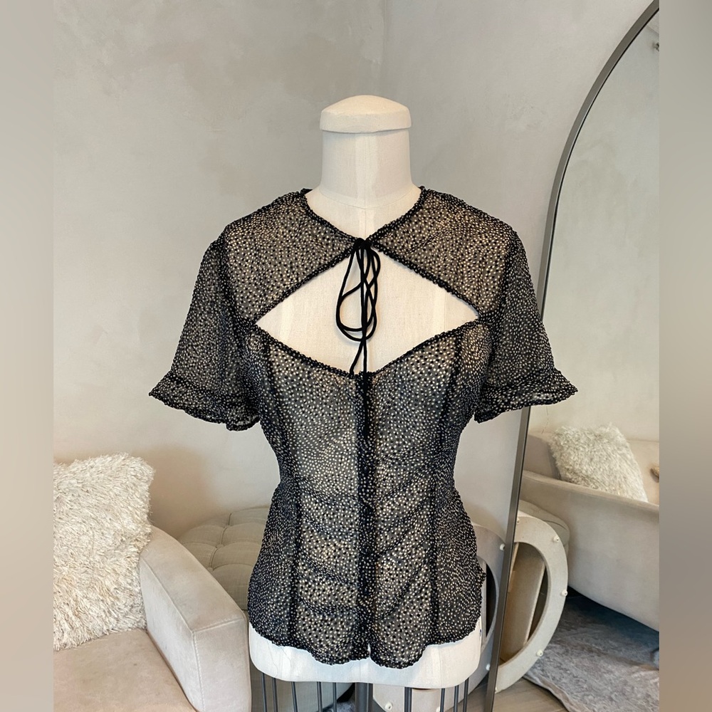 WHIMSIGOTH BLACK AND WHITE POLKA DOT BUTTON DOWN TIE TOP BLOUSE